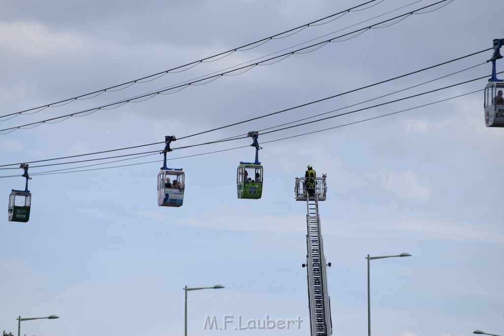 Koelner Seilbahn Gondel blieb haengen Koeln Linksrheinisch P131.JPG - Miklos Laubert